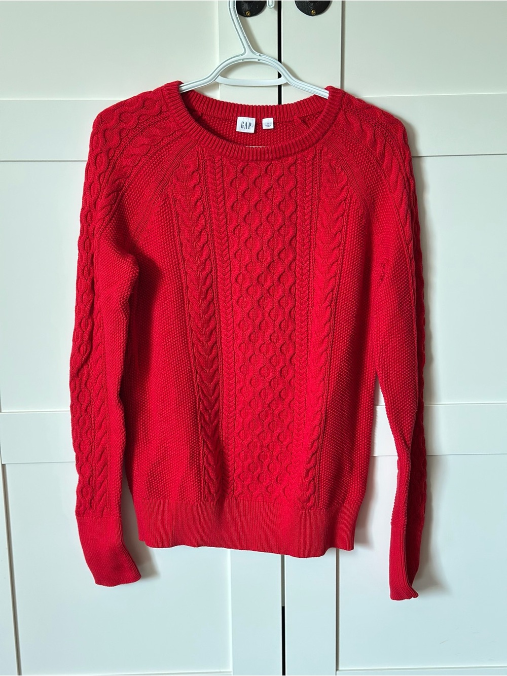 GAP Women's Bright Red Cable Knit Crewneck Cotton Sweater
